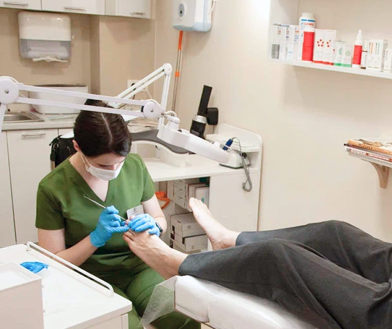 Скидка на первое посещение подолога в клинике